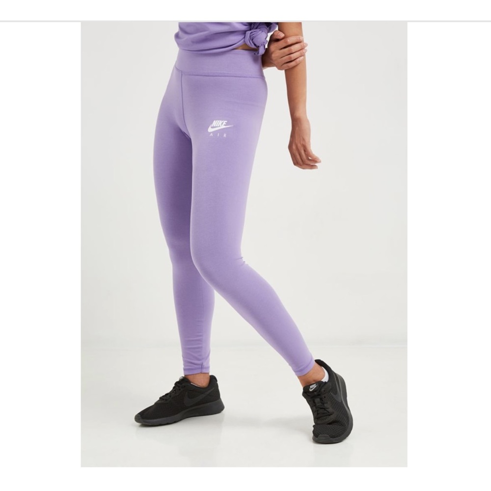 NWT Lavender Nike Leggings With Logo | Tight Fit Size M